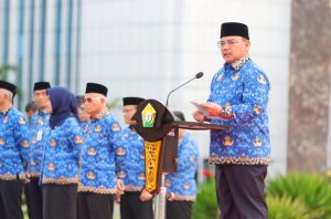 Pj. Gubernur Sultra Sampaikan Arahan Strategis dan Capaian 38 Penghargaan Nasional pada Apel Gabungan