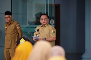 Pj Gubernur Andap Budhi: Jangan Pernah Lelah Mencintai Sultra Dengan Cara Bekerja Baik, Pimpin Apel Pagi Pemprov