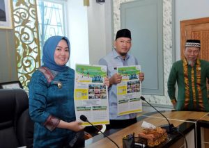 Wali Kota Kendari dan Wakil Wali Kota Tunaikan Zakat Fitrah Melaui Baznas