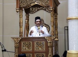 Wakil Gubernur Sultra, Hugua, Gelar Safari Ramadan di Wakatobi dan Salurkan Bantuan Sembako