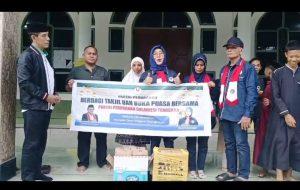 * Pembagian Takjil  Akbar Partai Perubahan Sulawesi Tenggara  Berjalan Lancar *