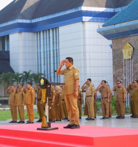 Wakil Gubernur Sultra Pimpin Apel Gabungan, Tekankan Disiplin dan Kinerja ASN