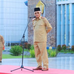Sekda Sultra Pimpin Apel Gabungan,  Tekankan Disiplin dan Kebersihan Lingkungan Kantor