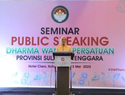 Seminar Public Speaking 2025 Resmi Dibuka  Penasehat DWP Sultra Arinta Andi Sumangerukka
