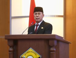 Gubernur Sultra Lantik dan Ambil Sumpah Jabatan 13 Pejabat Pimpinan Tinggi Pratama Lingkup Pemprov Sultra, Andi Sumangerukka : Jabatan Itu Bukan untuk Disombongkan. Makin Tinggi Jabatan, Makin Besar Tanggung Jawab dan Risikonya