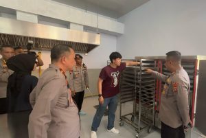 Kapolda Sultra dan Wakapolda Uji Peralatan Dapur SPPG Brimob, Dukung Program Makan Bergizi Gratis