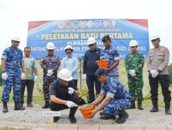 Gubernur Sultra Andi Sumangerukka Melakukan  Peletakan Batu Pertama Pembangunan Dapur Satuan Pelayanan Pemenuhan Gizi  Lanud Haluoleo Konawe  Selatan