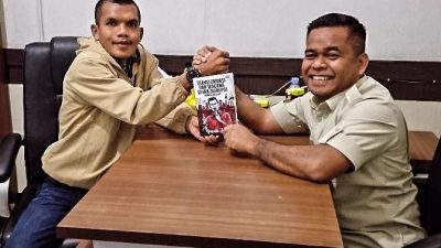 Sosok Inspiratif‎ La Isra Aleg Sultra Apresiasi Karya Buku Transformasi dan Wacana di Era Distrupsi